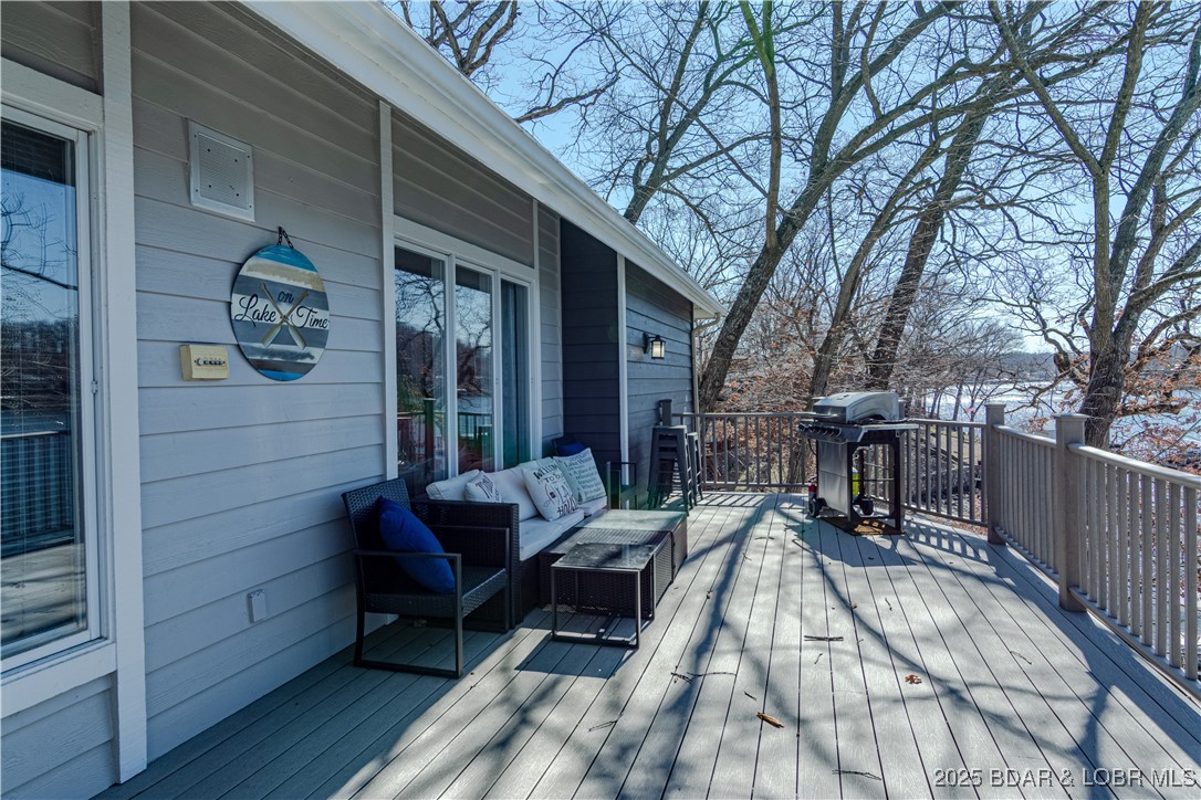 Sunrise Beach, Missouri 65079, United States, 6 Bedrooms Bedrooms, ,6 BathroomsBathrooms,Residential,Active,84774