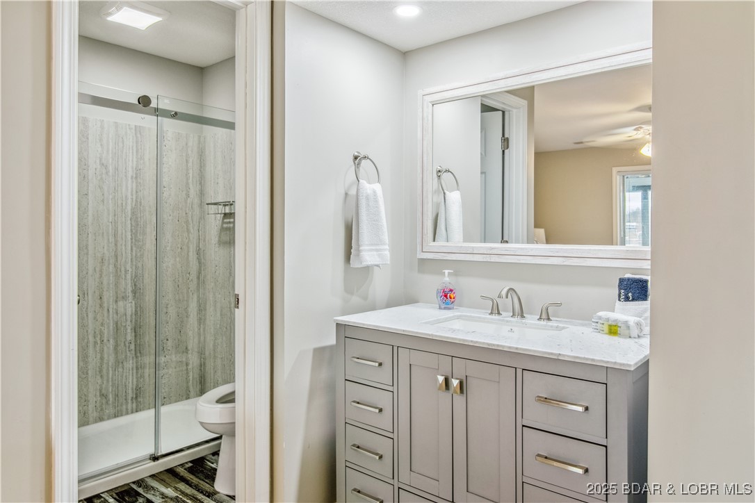 Sunrise Beach, Missouri 65079, United States, 6 Bedrooms Bedrooms, ,6 BathroomsBathrooms,Residential,Active,84774