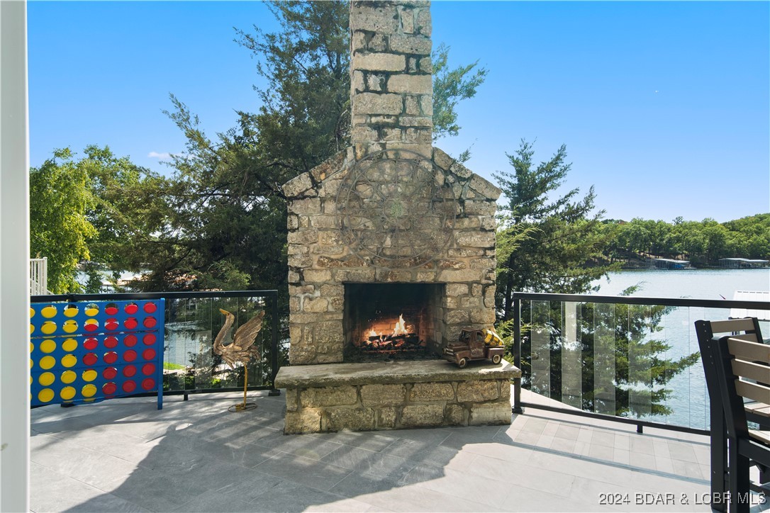 Gravois Mills, Missouri 65037, United States, 6 Bedrooms Bedrooms, ,5 BathroomsBathrooms,Residential,Contingent,47644