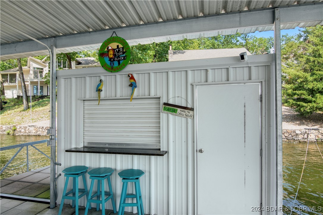 Gravois Mills, Missouri 65037, United States, 6 Bedrooms Bedrooms, ,5 BathroomsBathrooms,Residential,Contingent,47644