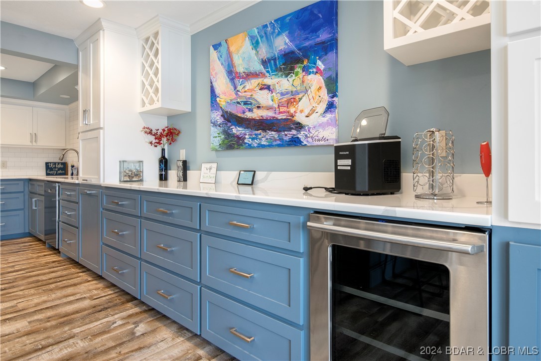 Gravois Mills, Missouri 65037, United States, 6 Bedrooms Bedrooms, ,5 BathroomsBathrooms,Residential,Contingent,47644