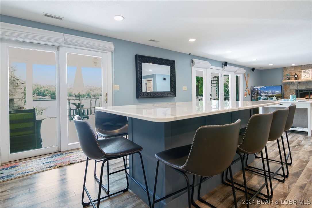 Gravois Mills, Missouri 65037, United States, 6 Bedrooms Bedrooms, ,5 BathroomsBathrooms,Residential,Contingent,47644