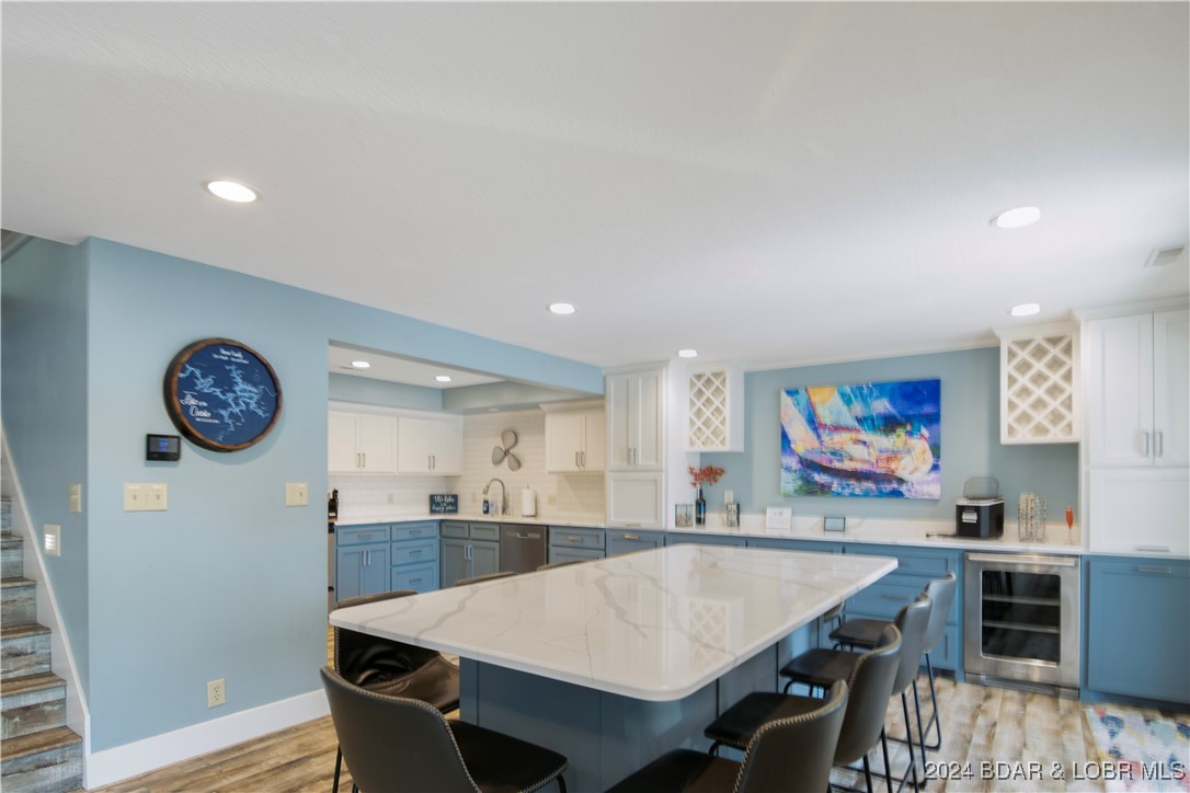 Gravois Mills, Missouri 65037, United States, 6 Bedrooms Bedrooms, ,5 BathroomsBathrooms,Residential,Contingent,47644