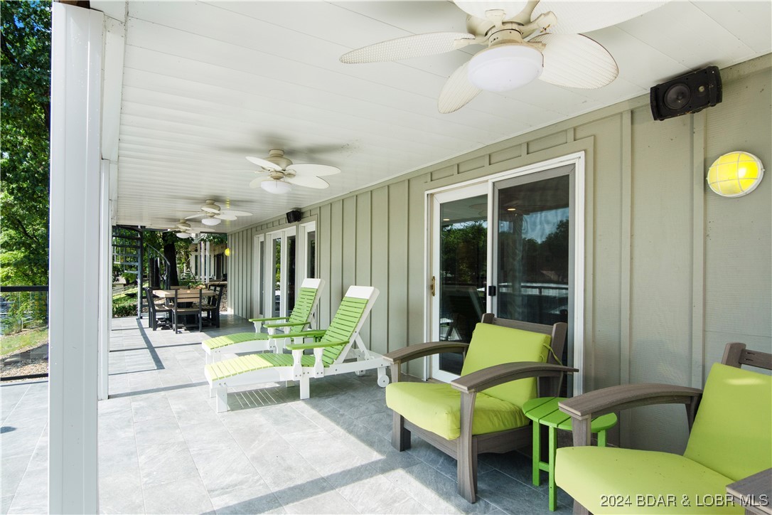 Gravois Mills, Missouri 65037, United States, 6 Bedrooms Bedrooms, ,5 BathroomsBathrooms,Residential,Contingent,47644