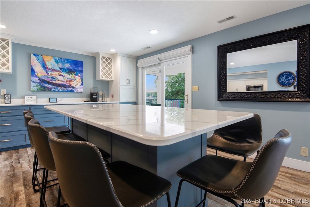 Gravois Mills, Missouri 65037, United States, 6 Bedrooms Bedrooms, ,5 BathroomsBathrooms,Residential,Contingent,47644