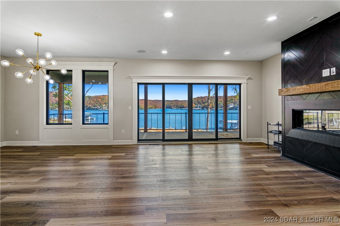 Climax Springs, Missouri 65324, United States, 6 Bedrooms Bedrooms, ,5 BathroomsBathrooms,Residential,Active,47811