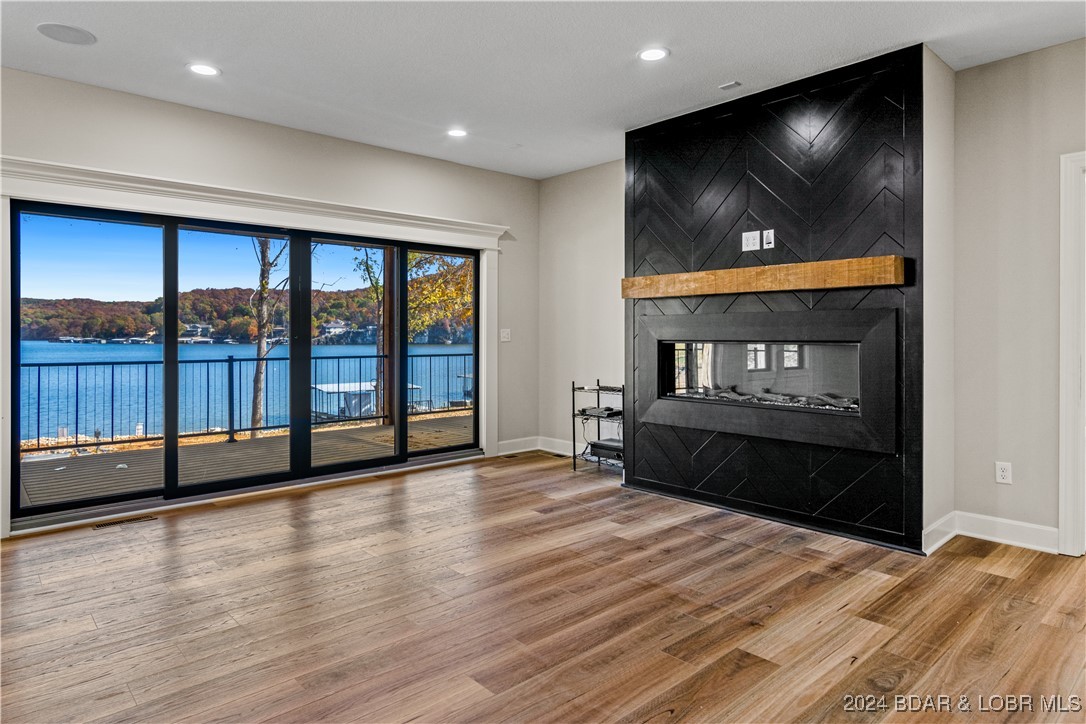 Climax Springs, Missouri 65324, United States, 6 Bedrooms Bedrooms, ,5 BathroomsBathrooms,Residential,Active,47811