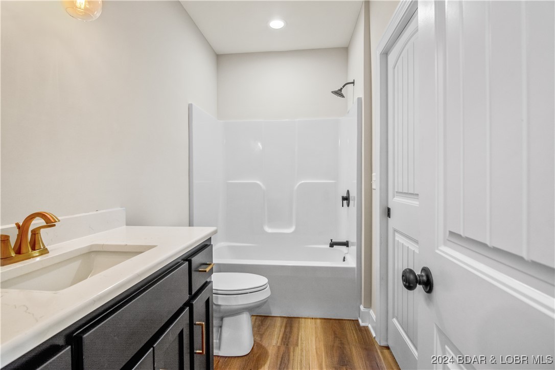 Climax Springs, Missouri 65324, United States, 6 Bedrooms Bedrooms, ,5 BathroomsBathrooms,Residential,Active,47811