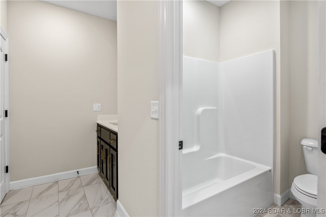 Climax Springs, Missouri 65324, United States, 6 Bedrooms Bedrooms, ,5 BathroomsBathrooms,Residential,Active,47811