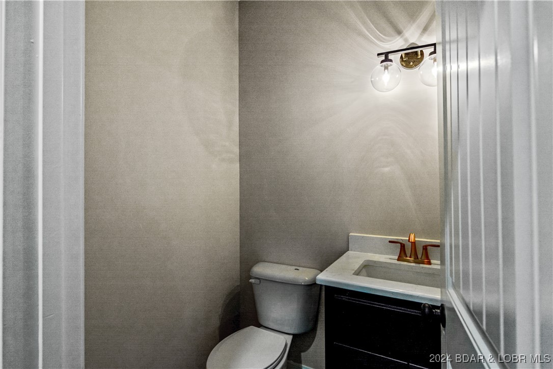 Climax Springs, Missouri 65324, United States, 6 Bedrooms Bedrooms, ,5 BathroomsBathrooms,Residential,Active,47811