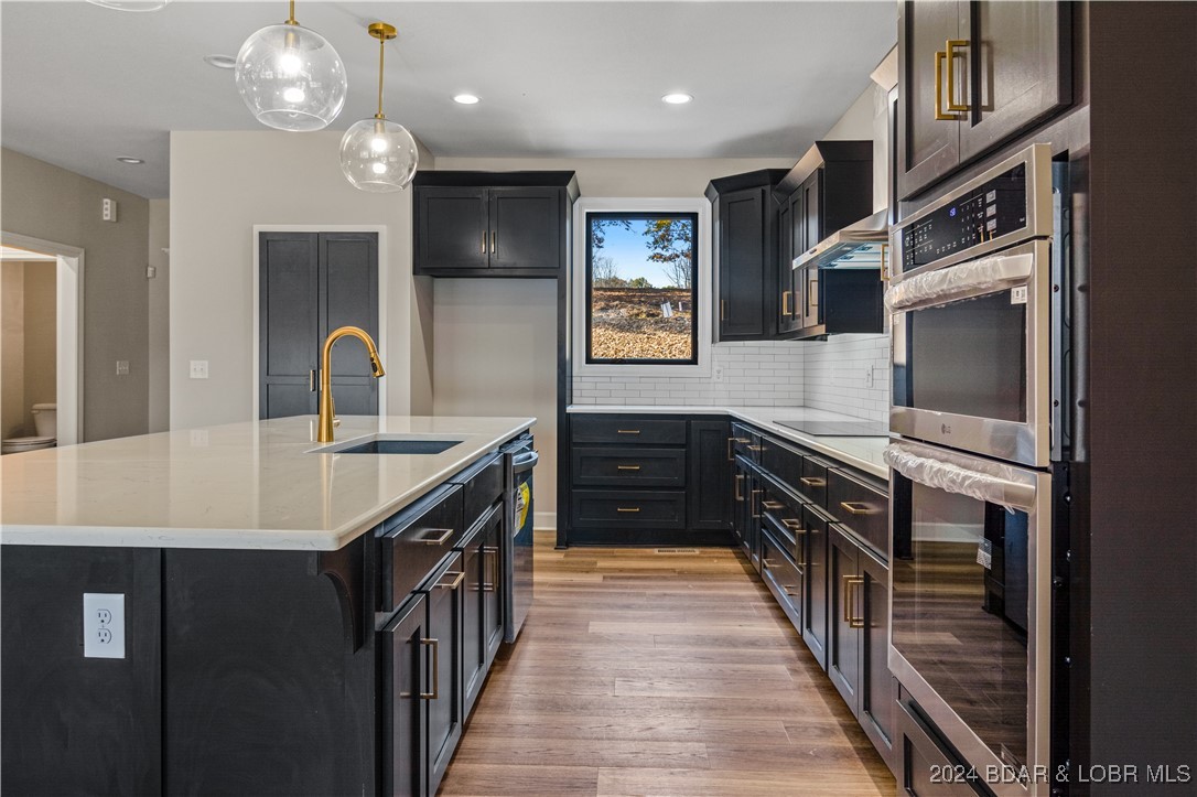 Climax Springs, Missouri 65324, United States, 6 Bedrooms Bedrooms, ,5 BathroomsBathrooms,Residential,Active,47811