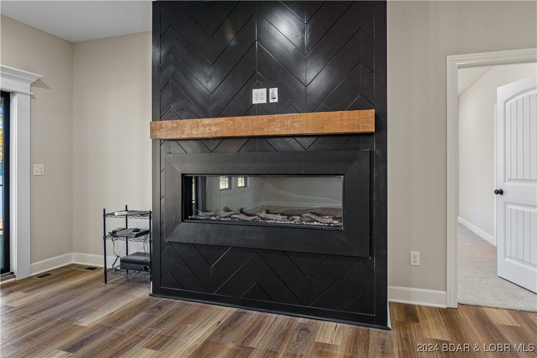 Climax Springs, Missouri 65324, United States, 6 Bedrooms Bedrooms, ,5 BathroomsBathrooms,Residential,Active,47811