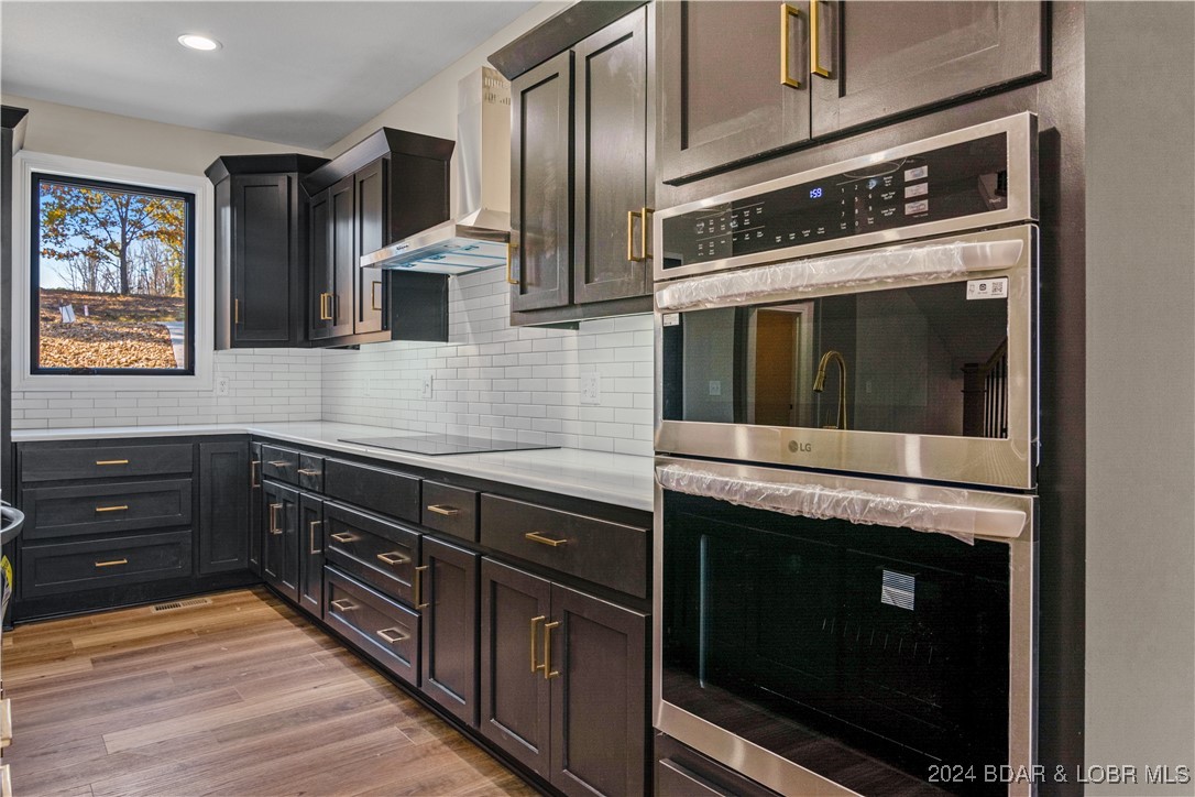 Climax Springs, Missouri 65324, United States, 6 Bedrooms Bedrooms, ,5 BathroomsBathrooms,Residential,Active,47811