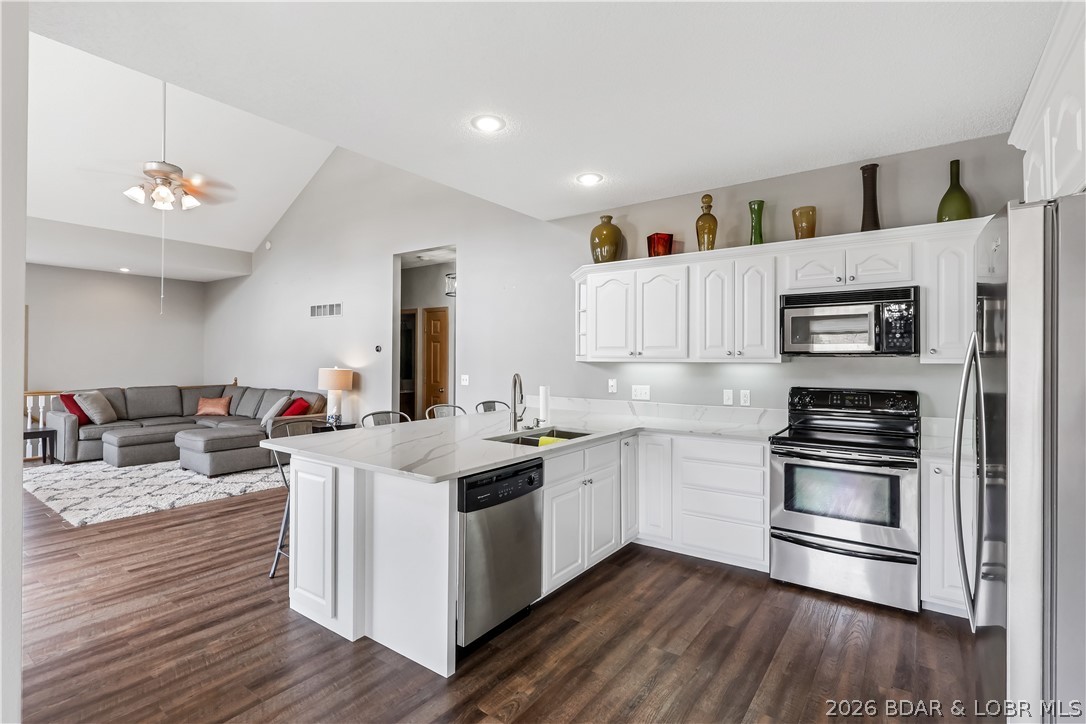 Ledge Stone Estates - Residential