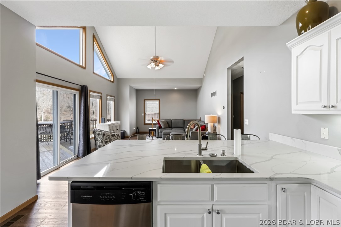 Ledge Stone Estates - Residential