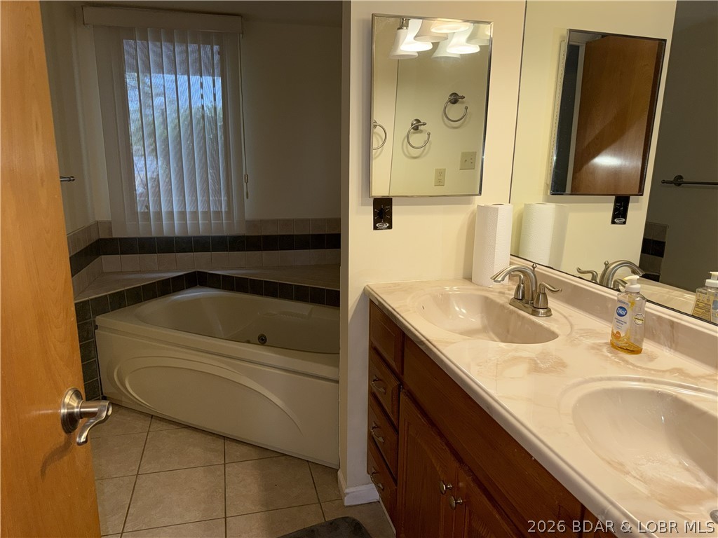 Four Seasons Racqt-Cntry Club - Residential