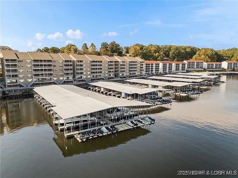 Lighthouse Pointe Condominium - Residential