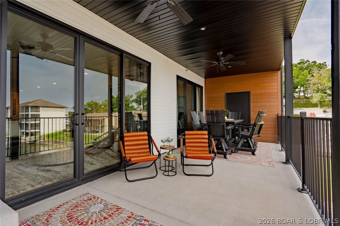 Robins at the Waters Edge Condominium - Residential