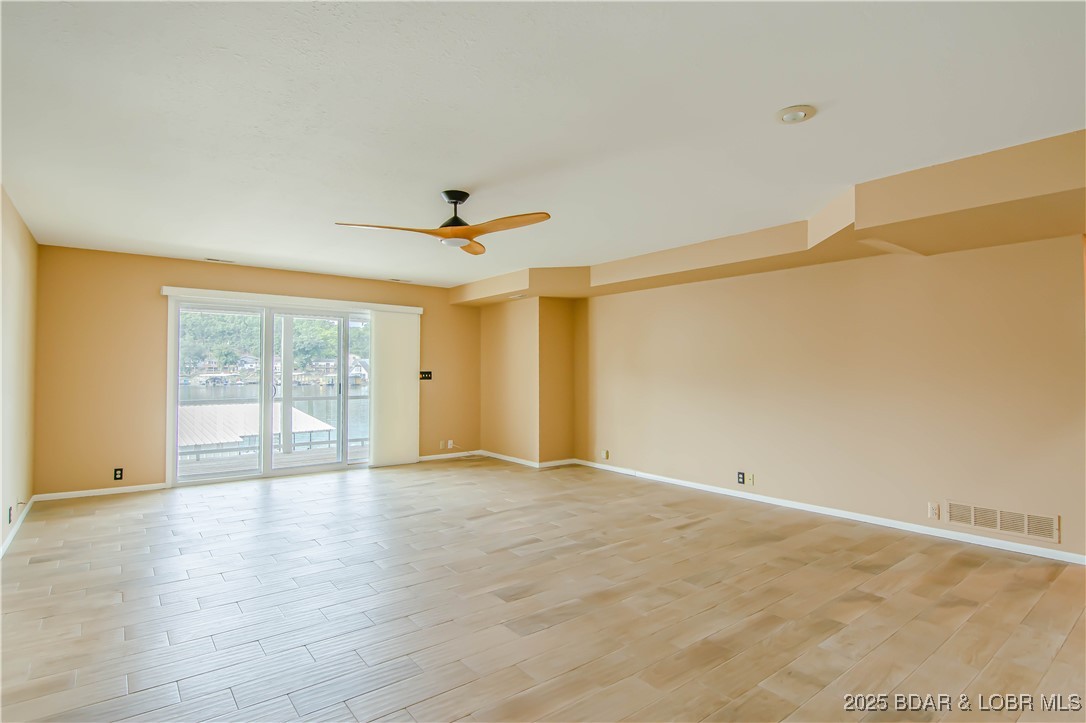 Linn Creek, Missouri 65052, United States, 4 Bedrooms Bedrooms, ,4 BathroomsBathrooms,Residential,Active,196066