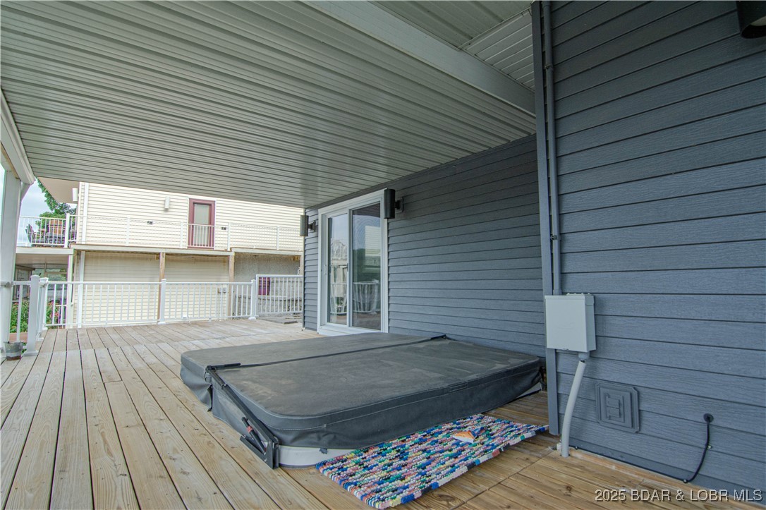 Linn Creek, Missouri 65052, United States, 4 Bedrooms Bedrooms, ,4 BathroomsBathrooms,Residential,Active,196066