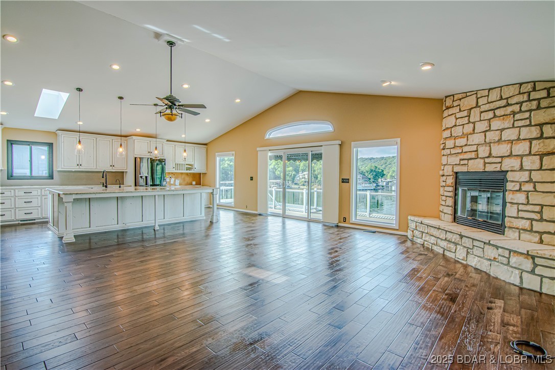 Linn Creek, Missouri 65052, United States, 4 Bedrooms Bedrooms, ,4 BathroomsBathrooms,Residential,Active,196066 Linn Creek, Missouri 65052, United States, 4 Bedrooms Bedrooms, ,4 BathroomsBathrooms,Residential,Active,196066