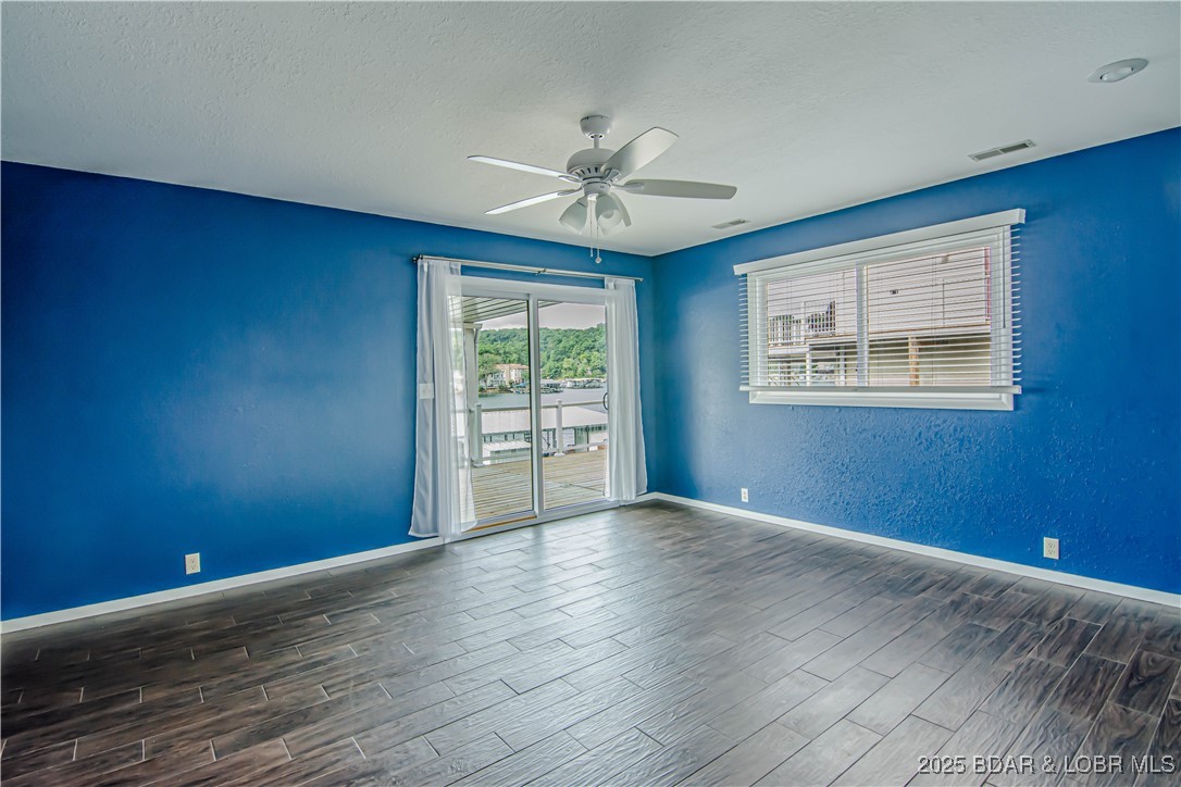 Linn Creek, Missouri 65052, United States, 4 Bedrooms Bedrooms, ,4 BathroomsBathrooms,Residential,Active,196066