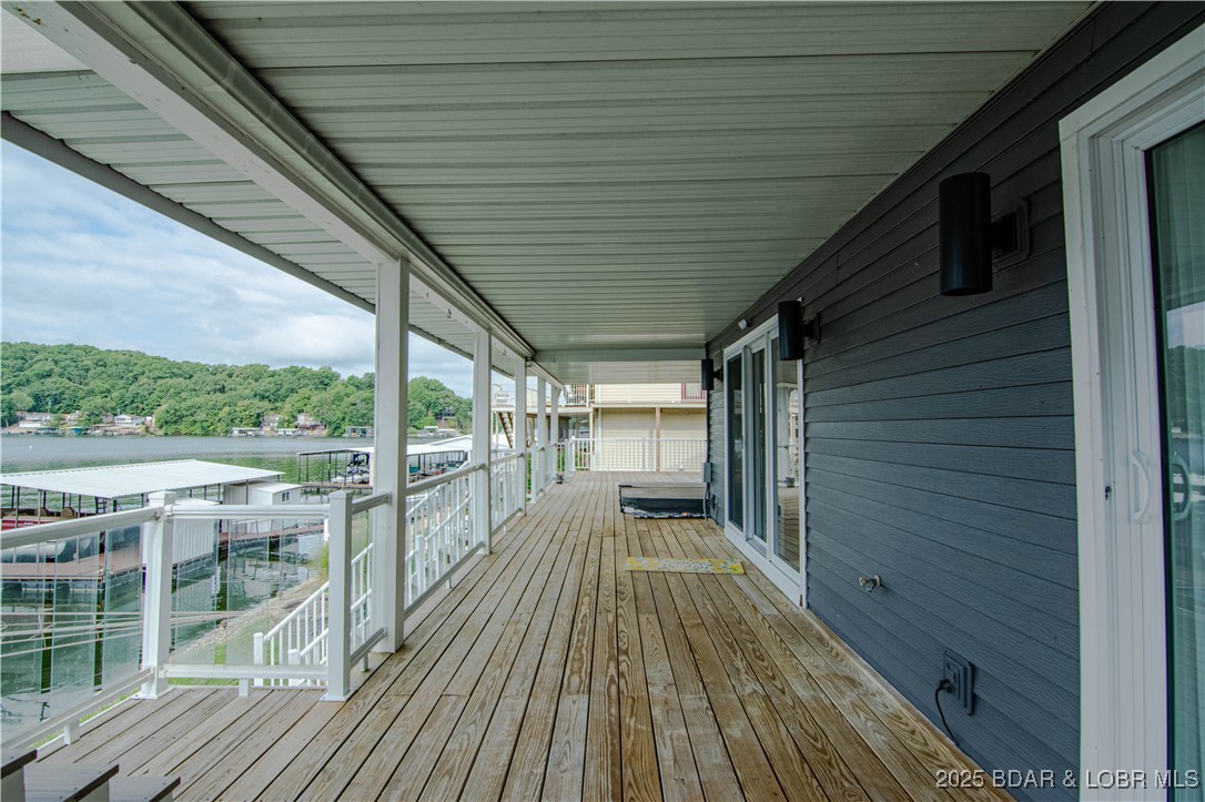 Linn Creek, Missouri 65052, United States, 4 Bedrooms Bedrooms, ,4 BathroomsBathrooms,Residential,Active,196066
