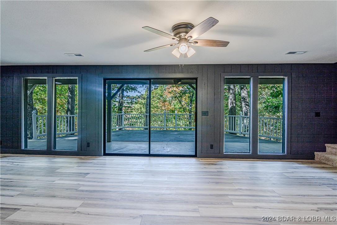 Sunrise Beach, Missouri 65079, United States, 3 Bedrooms Bedrooms, ,2 BathroomsBathrooms,Residential,Active,37452