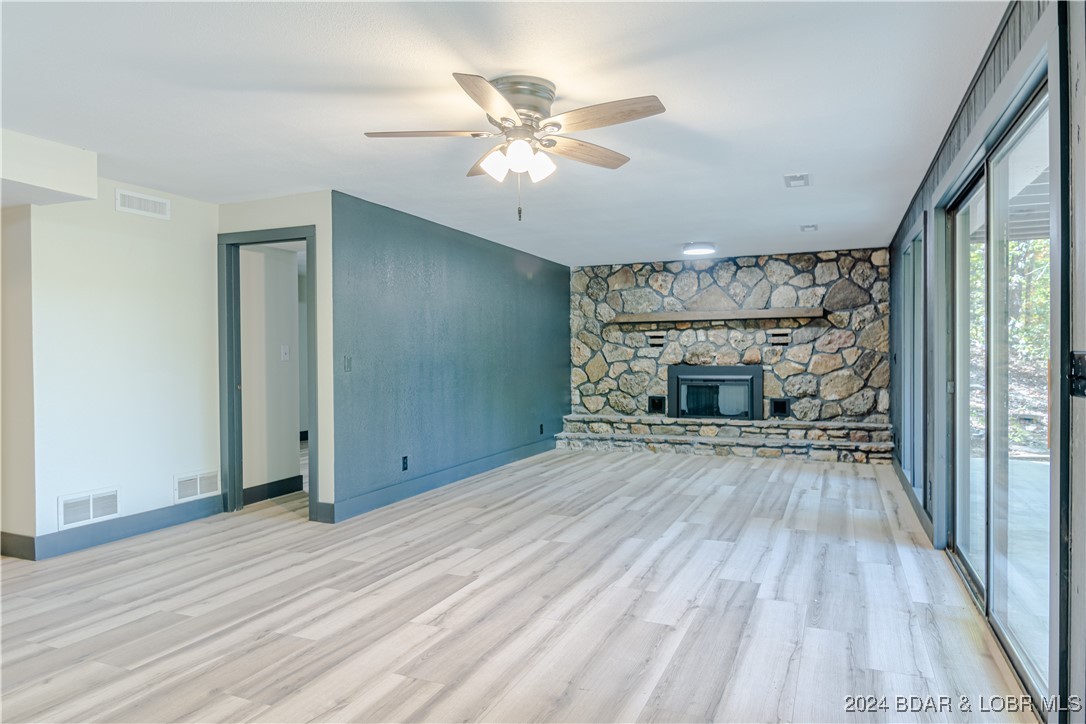 Sunrise Beach, Missouri 65079, United States, 3 Bedrooms Bedrooms, ,2 BathroomsBathrooms,Residential,Active,37452