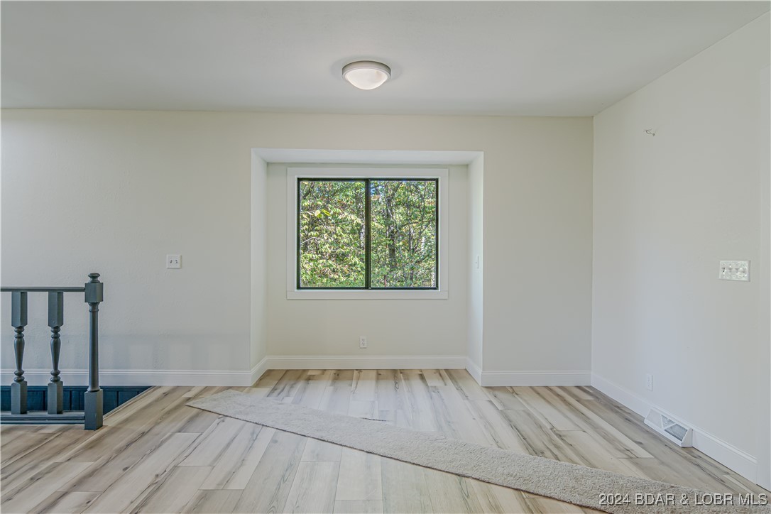 Sunrise Beach, Missouri 65079, United States, 3 Bedrooms Bedrooms, ,2 BathroomsBathrooms,Residential,Active,37452