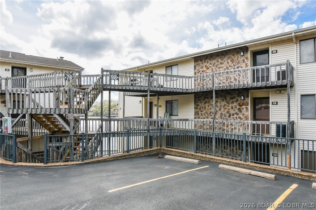 Jonathans Landing - Residential