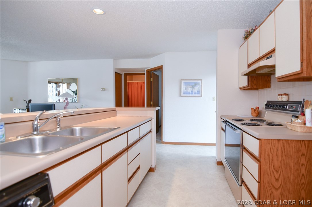 Jonathans Landing - Residential