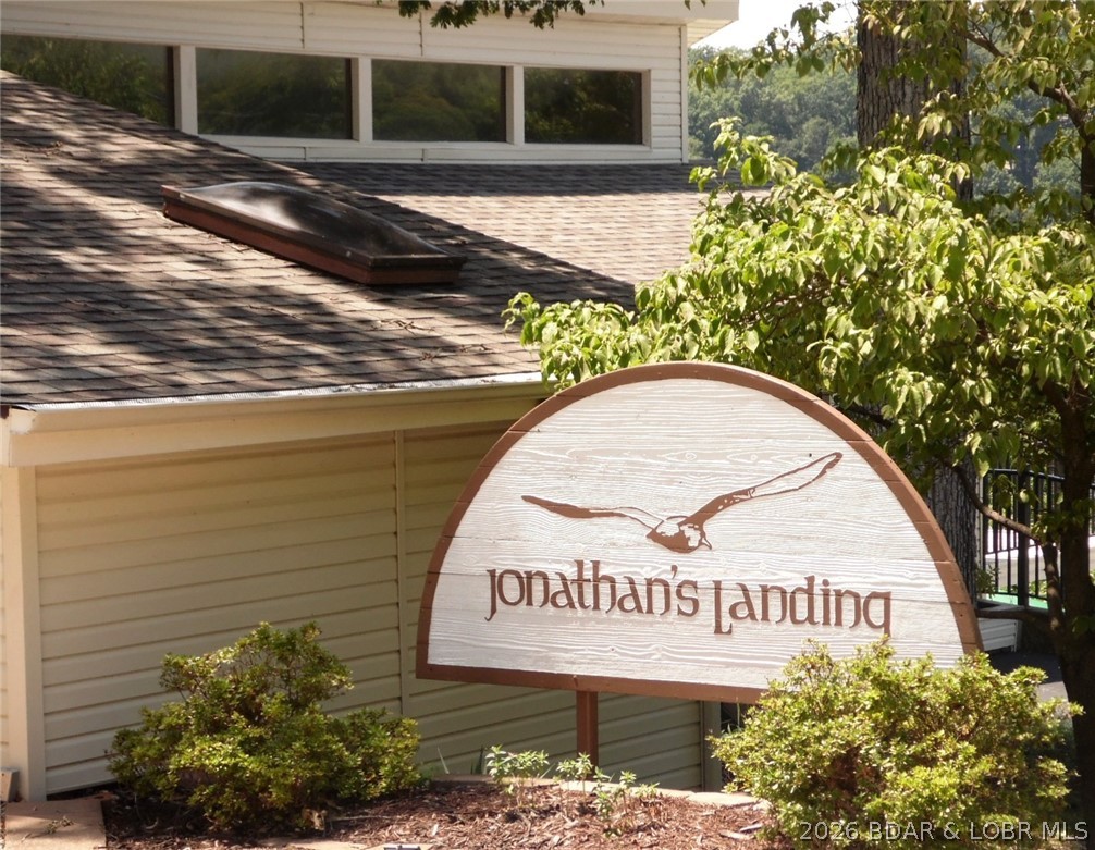 Jonathans Landing - Residential