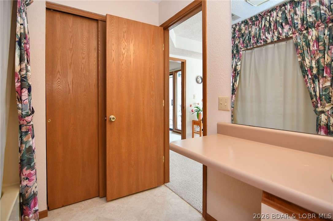 Jonathans Landing - Residential