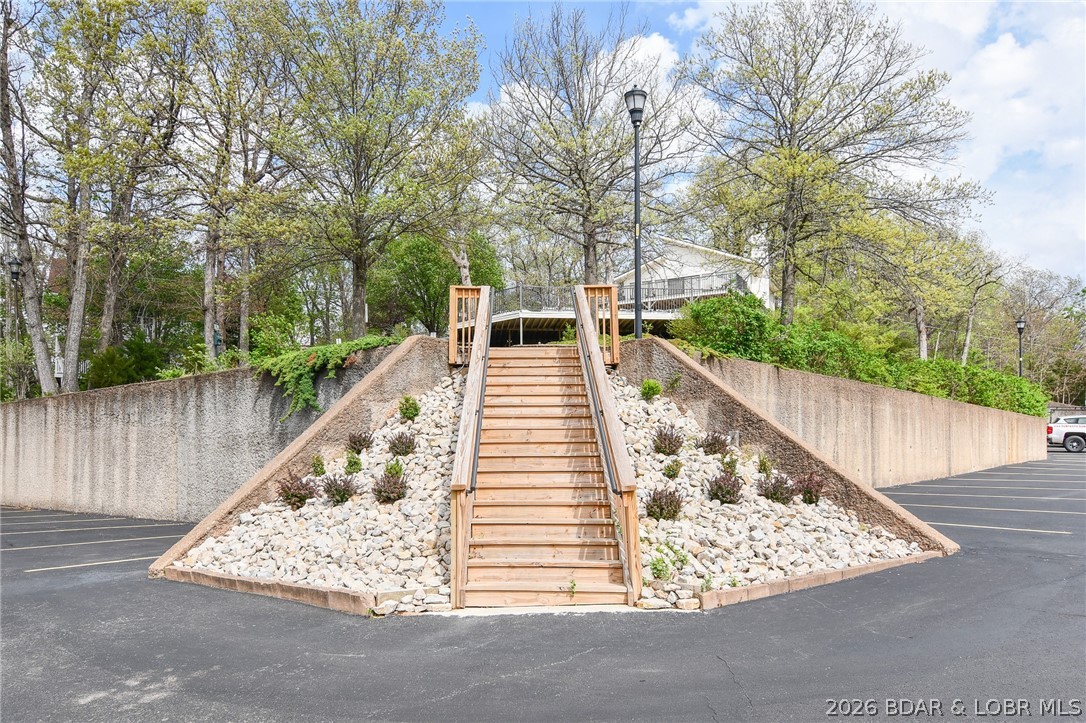 Jonathans Landing - Residential