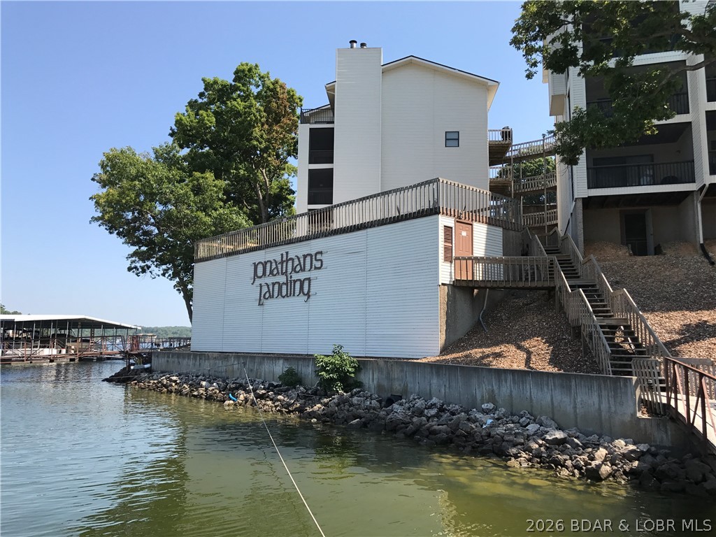 Jonathans Landing - Residential