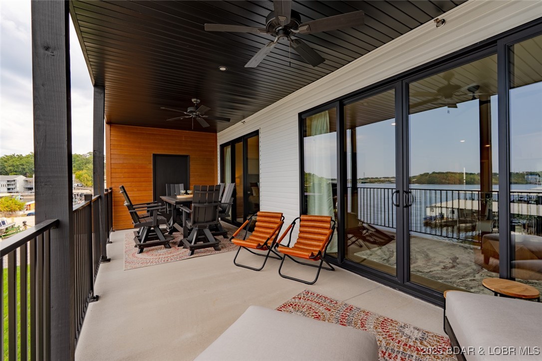 Robins at the Waters Edge Condominium - Residential