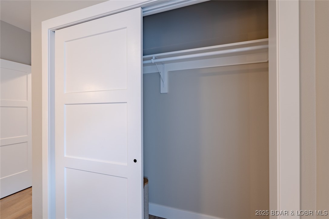 Robins at the Waters Edge Condominium - Residential