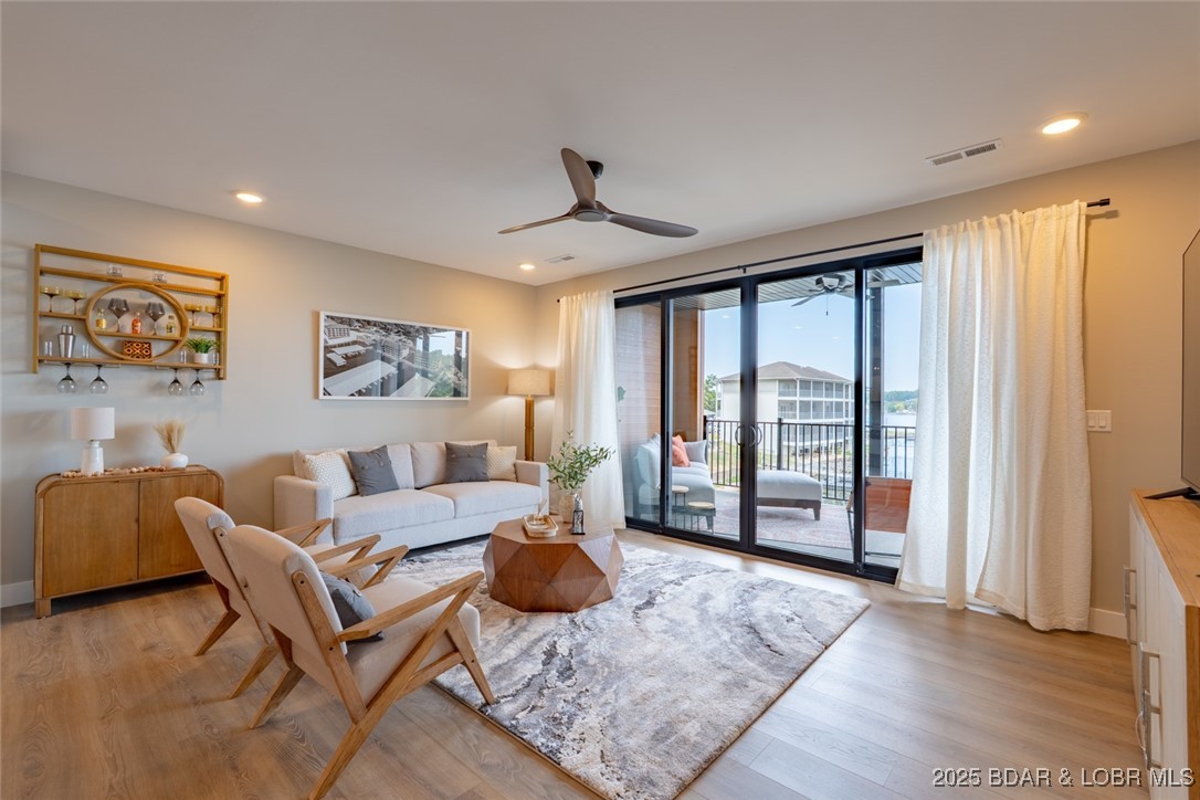 Robins at the Waters Edge Condominium - Residential