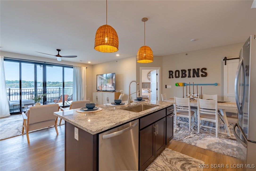 Robins at the Waters Edge Condominium - Residential