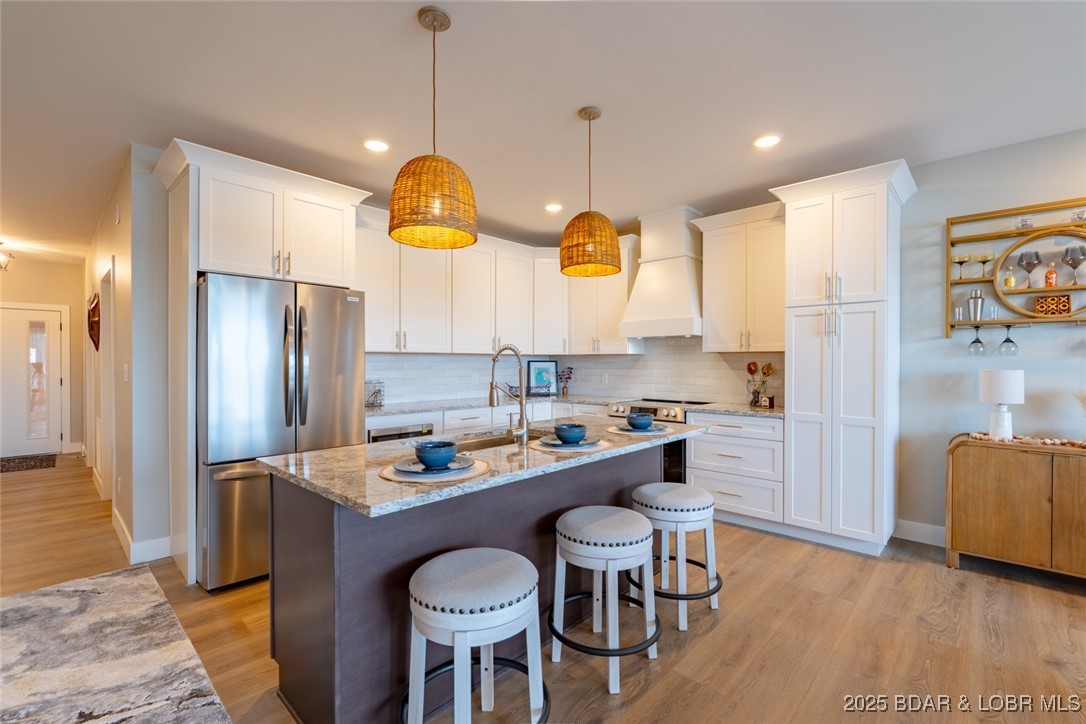 Robins at the Waters Edge Condominium - Residential