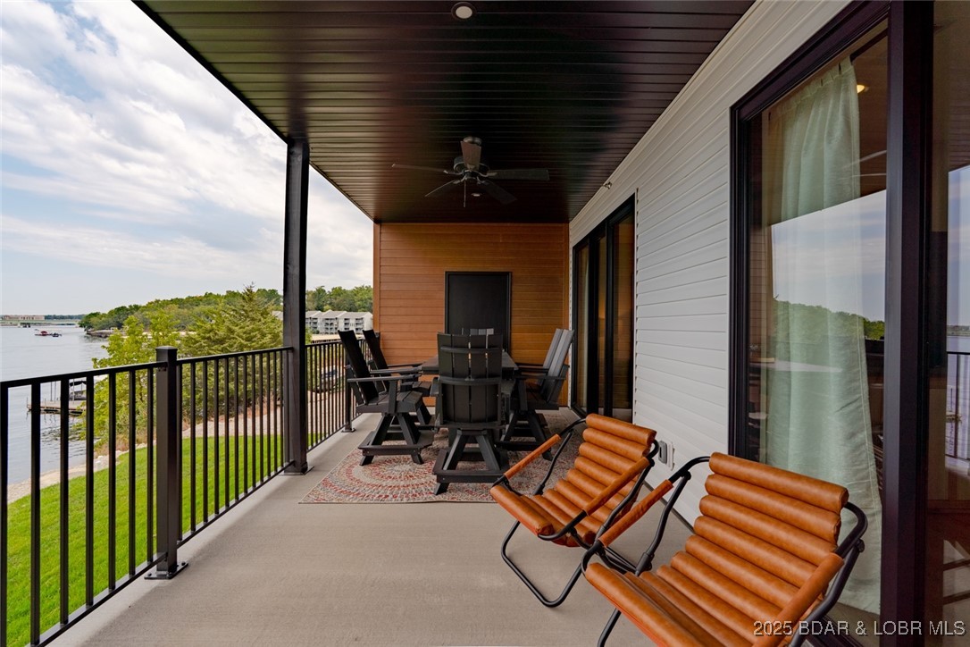 Robins at the Waters Edge Condominium - Residential