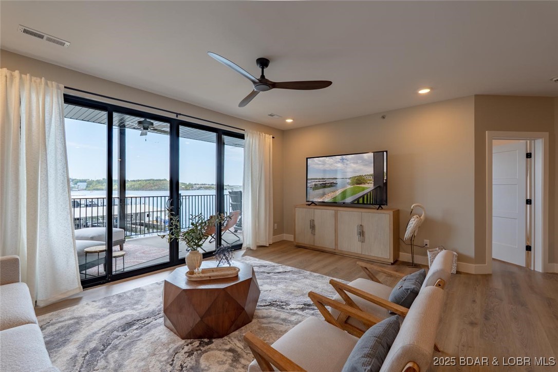 Robins at the Waters Edge Condominium - Residential