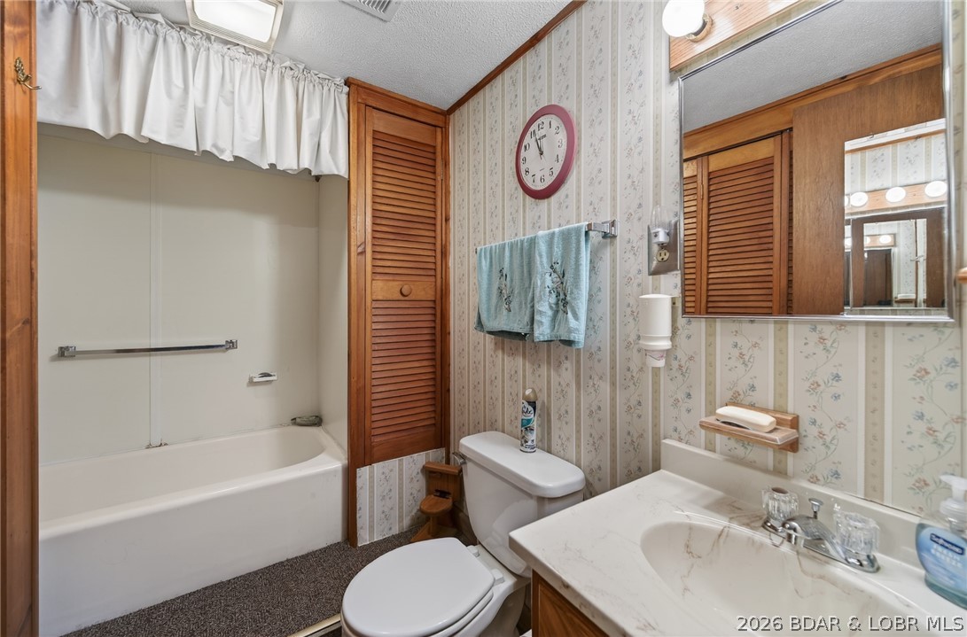 Golden Goose - Residential