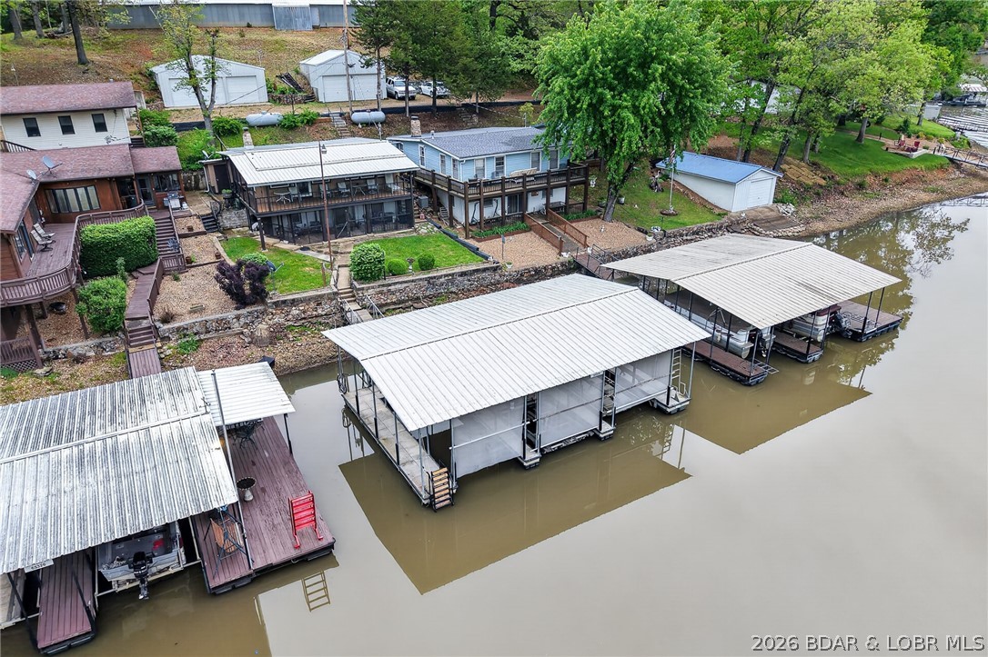 Golden Goose - Residential