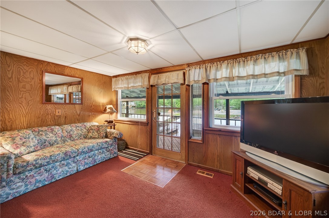 Golden Goose - Residential