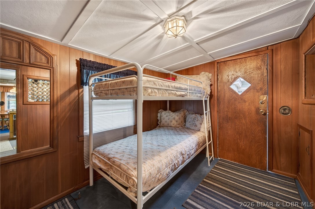 Golden Goose - Residential