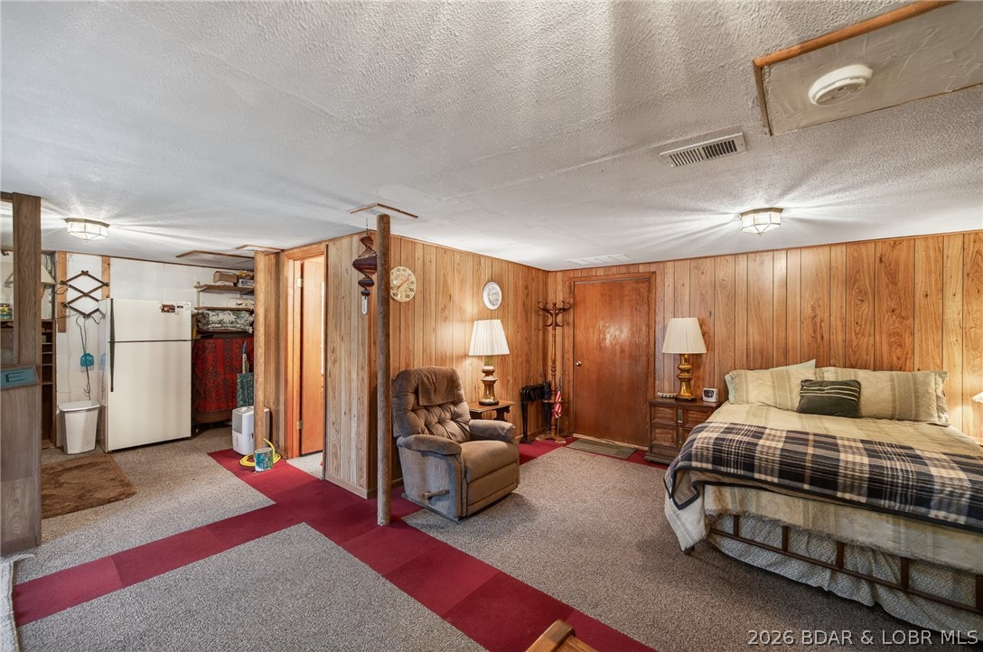 Golden Goose - Residential