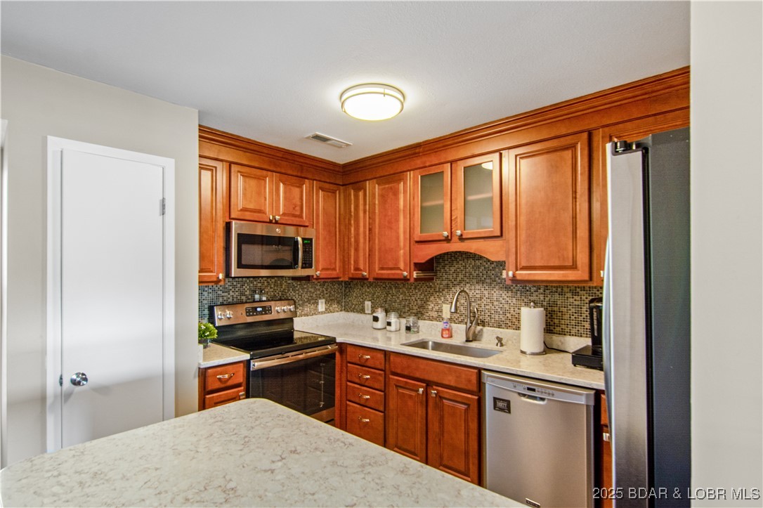 Lake Ozark, Missouri 65049, United States, 3 Bedrooms Bedrooms, ,2 BathroomsBathrooms,Residential,Active,94997