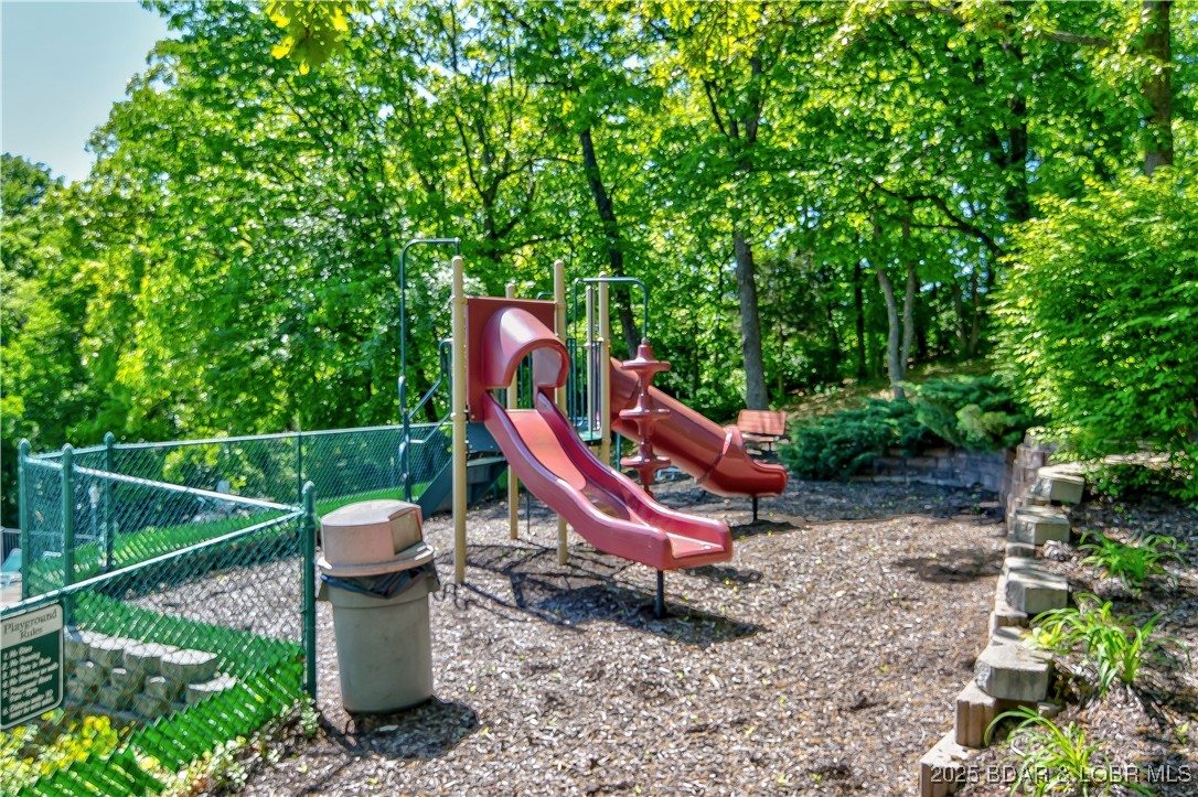 Lake Ozark, Missouri 65049, United States, 3 Bedrooms Bedrooms, ,2 BathroomsBathrooms,Residential,Active,94997